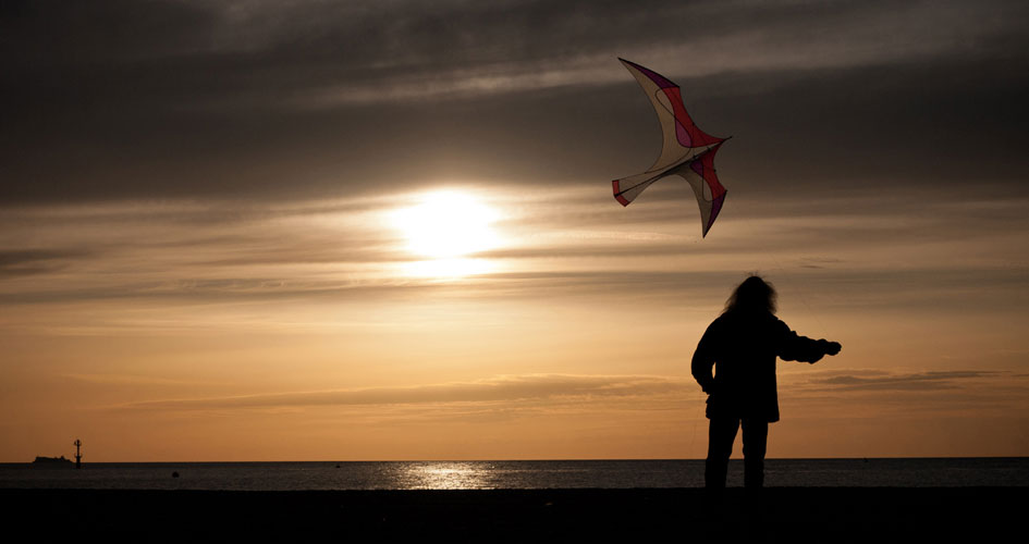 10 - Arty shot of Keith & his birdie in the sunset