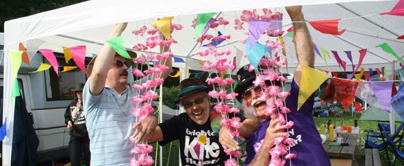 Ron & Keith have a good laugh at Dicky's shorts - Teston august 2012